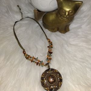 Vintage costume 5 strand, beaded chunky necklace with beautiful stone inlay